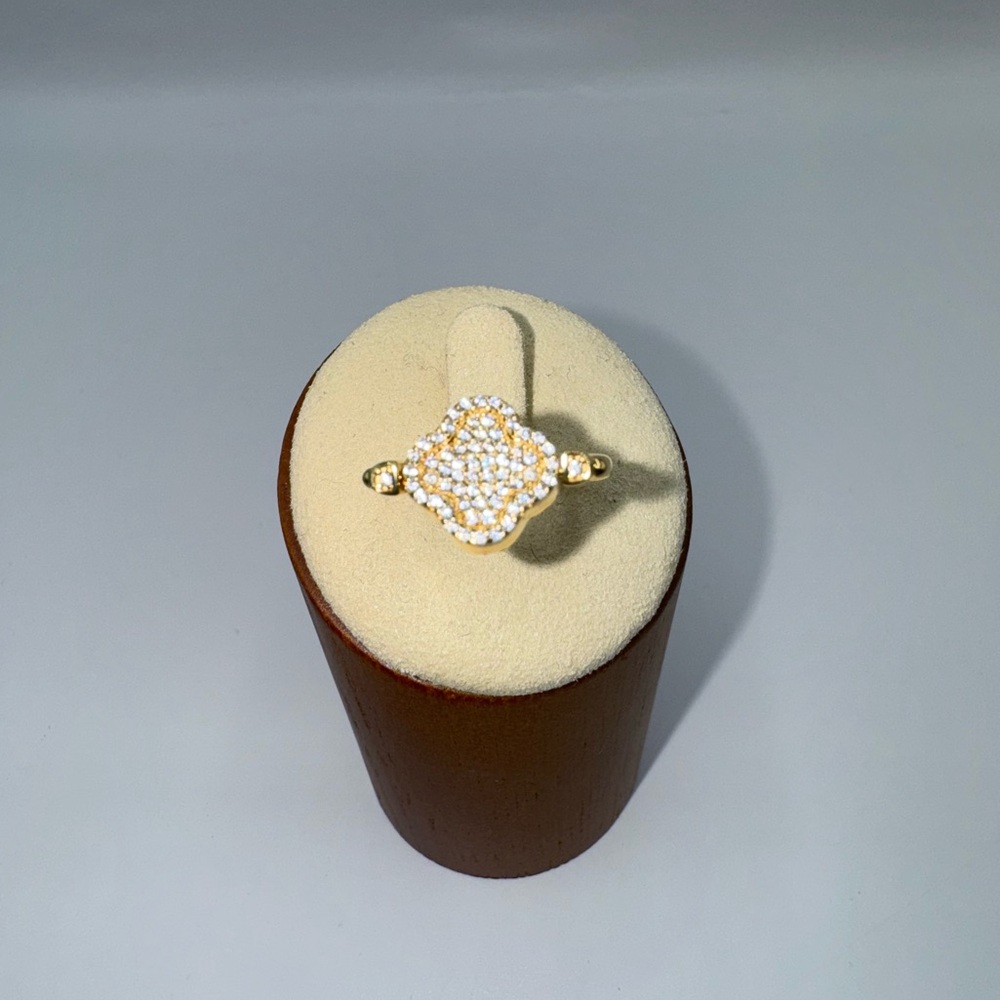 18k Clover Spinner Ring - Picture 9 of 10